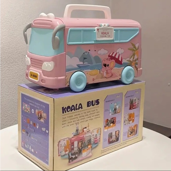 Traveling RV Complete with Furnishings - Picture 10 of 16